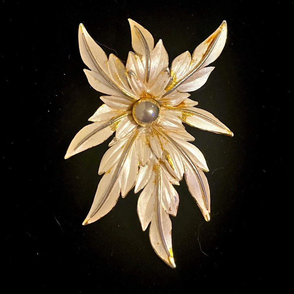 Vintage Signed Park Lane Satin Enamel Leaf Flower Retro Brooch Pin